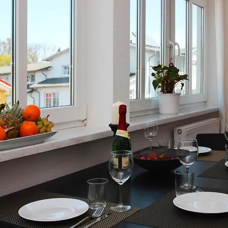 F-1093 Elise 02 Veranda, Gartennutzung